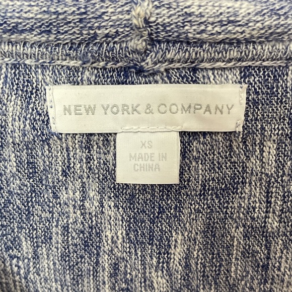 New York and Co. Marled Short Sleeve V-Neck Hoodie - Picture 3 of 6